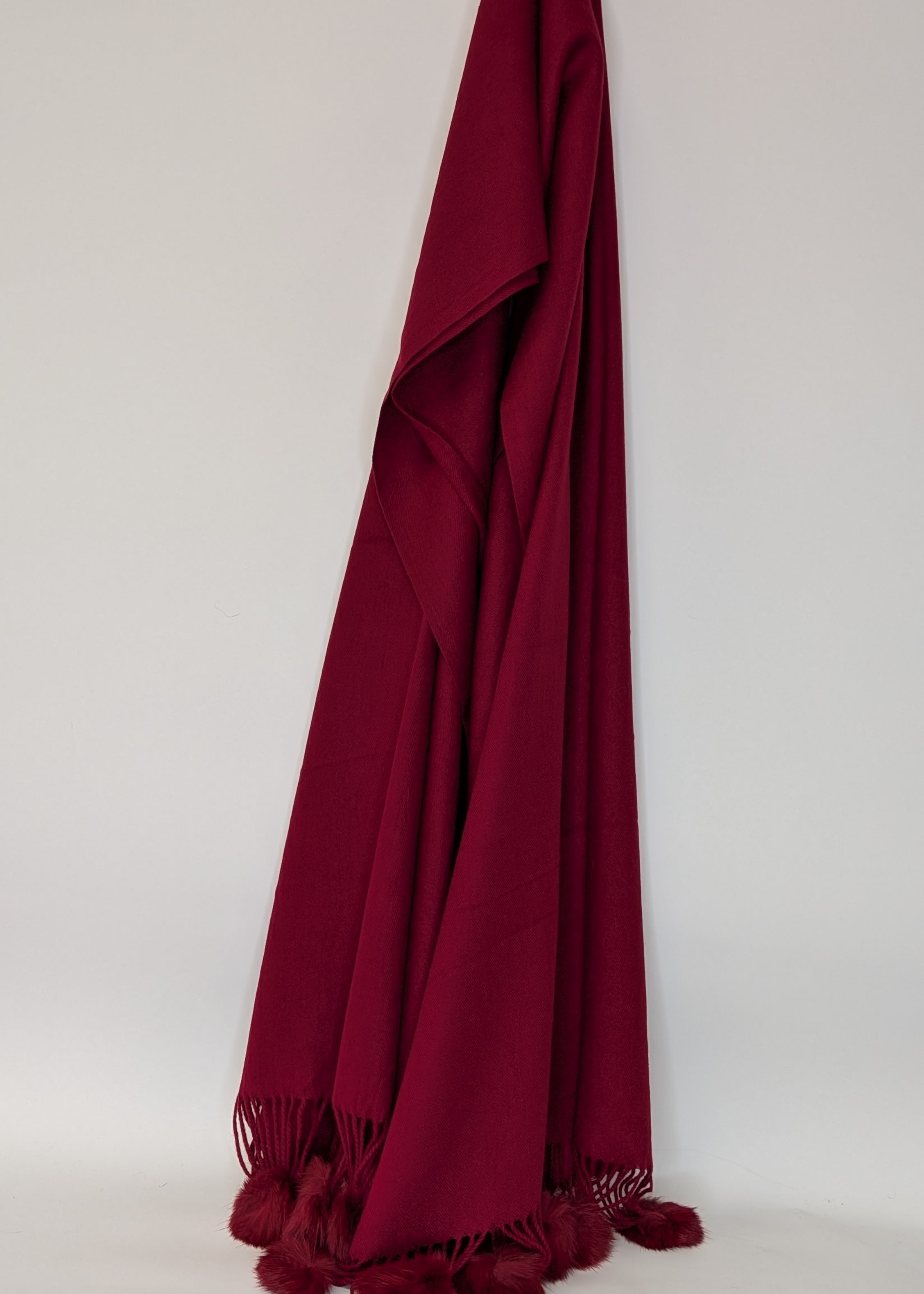 Foulard rouge à pompons en vrai lapin