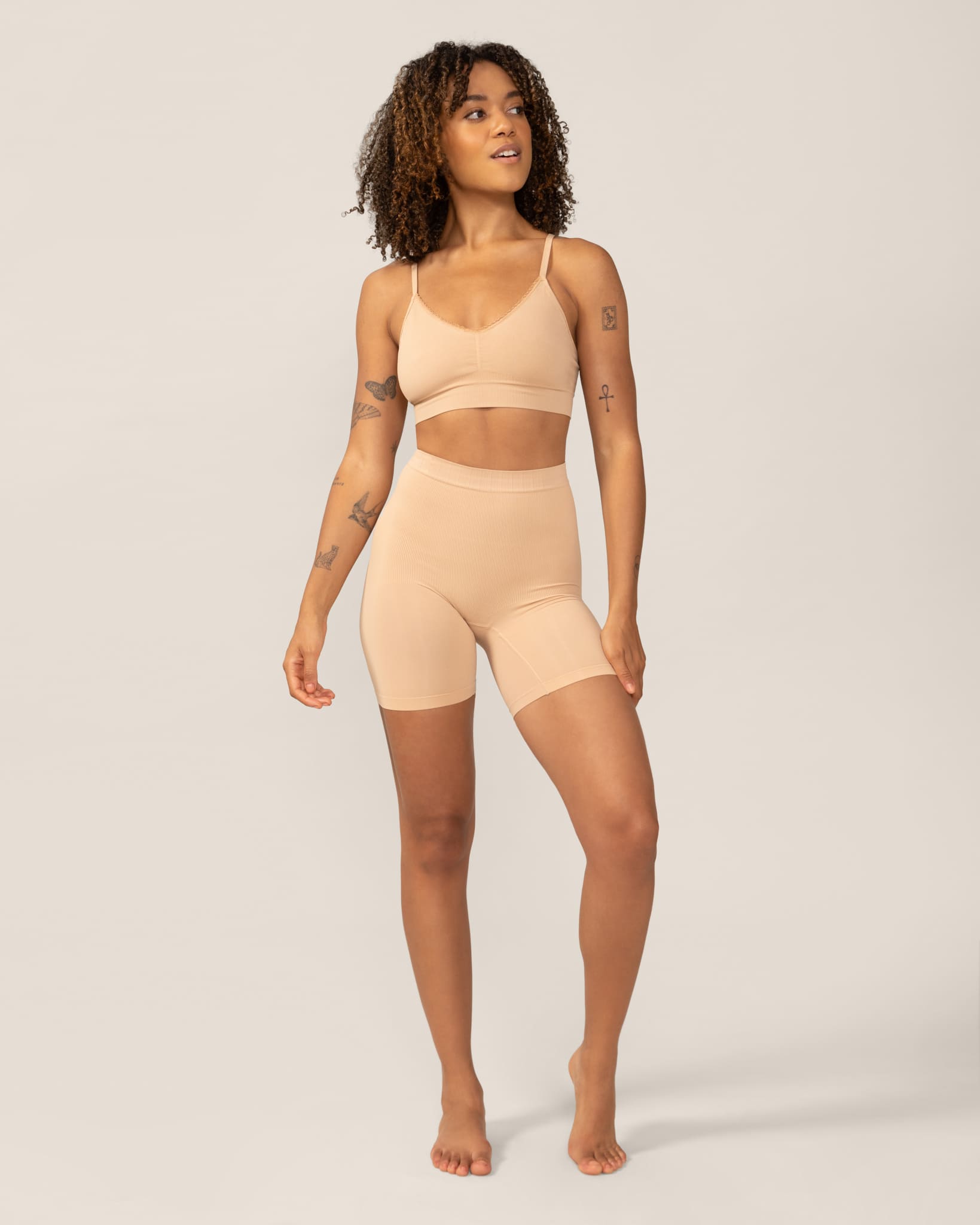 RA4033_ContourShapingSeamlessUndershorts_Dune_1.jpg
