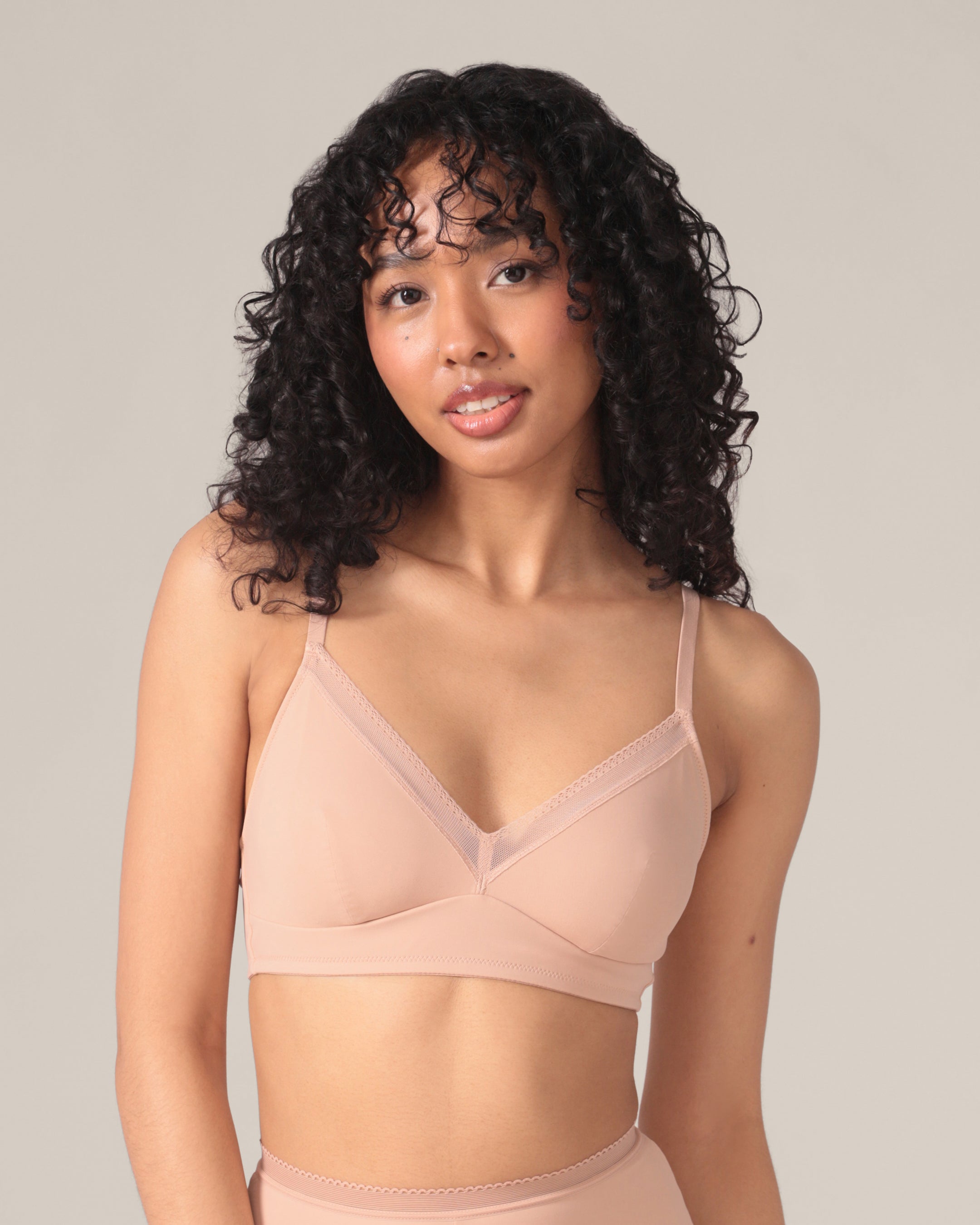 RACHEL_Eversoft_Triangle_Bralette_beige_reg_2_c198b1c2-1cea-48f5-b983-f558e26ee9d2.jpg