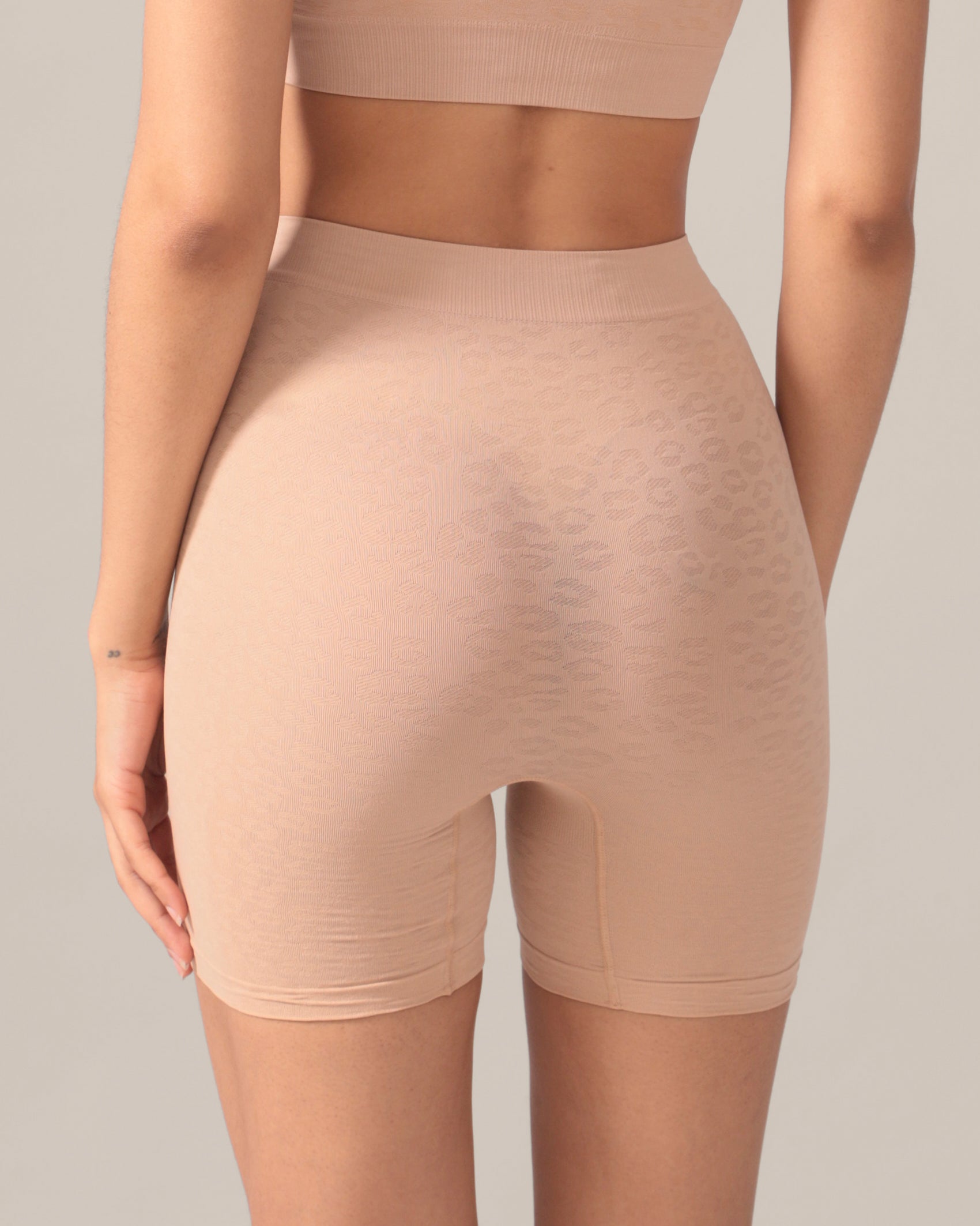Short Sans Couture Motif Léopard