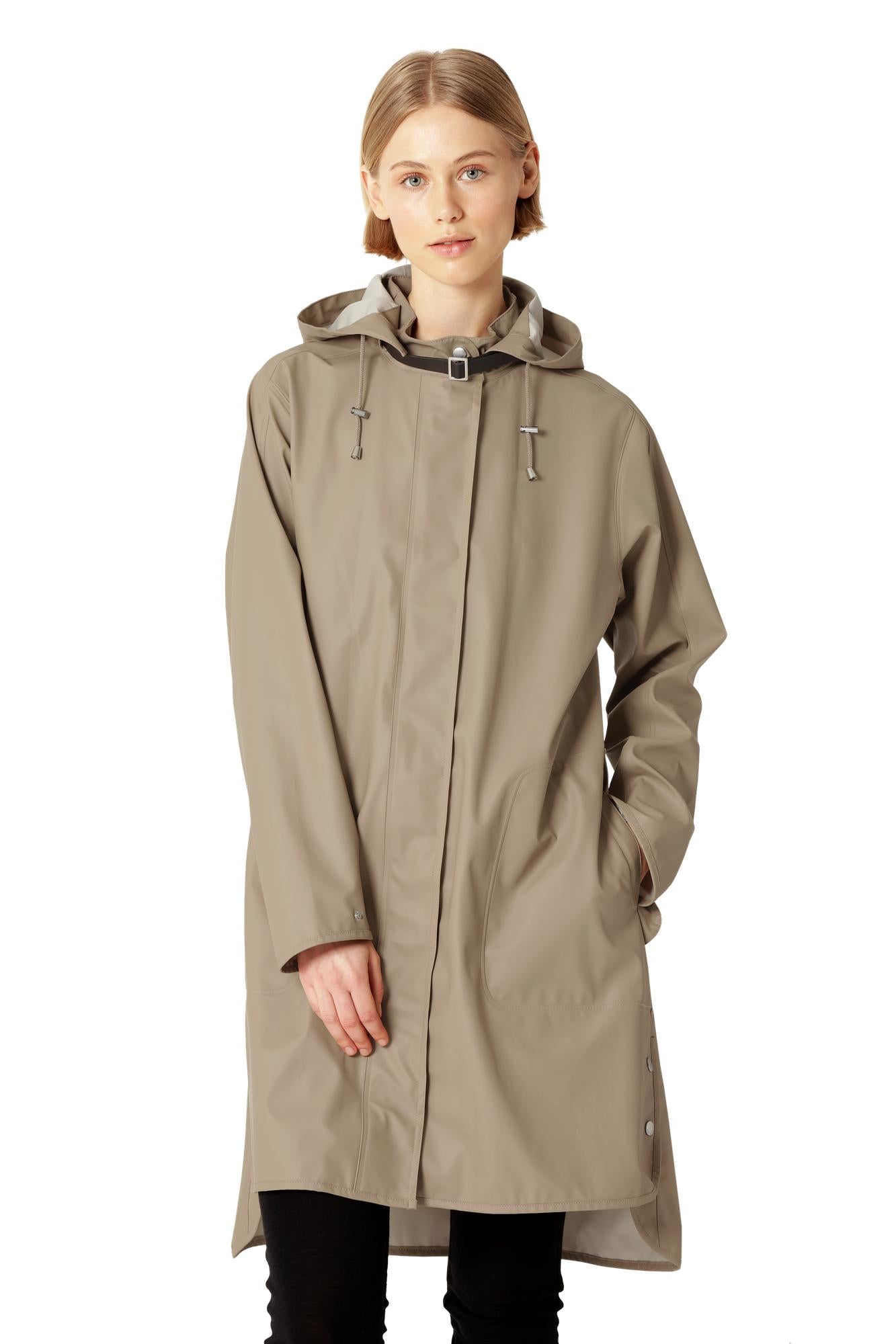 Imperméable long beige blé à capuche et coupe trapèze Ilse Jacobsen