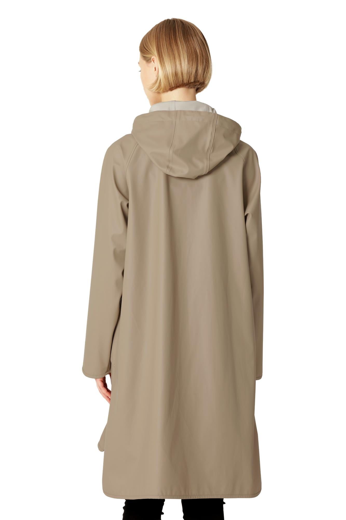 Imperméable long beige blé à capuche et coupe trapèze Ilse Jacobsen