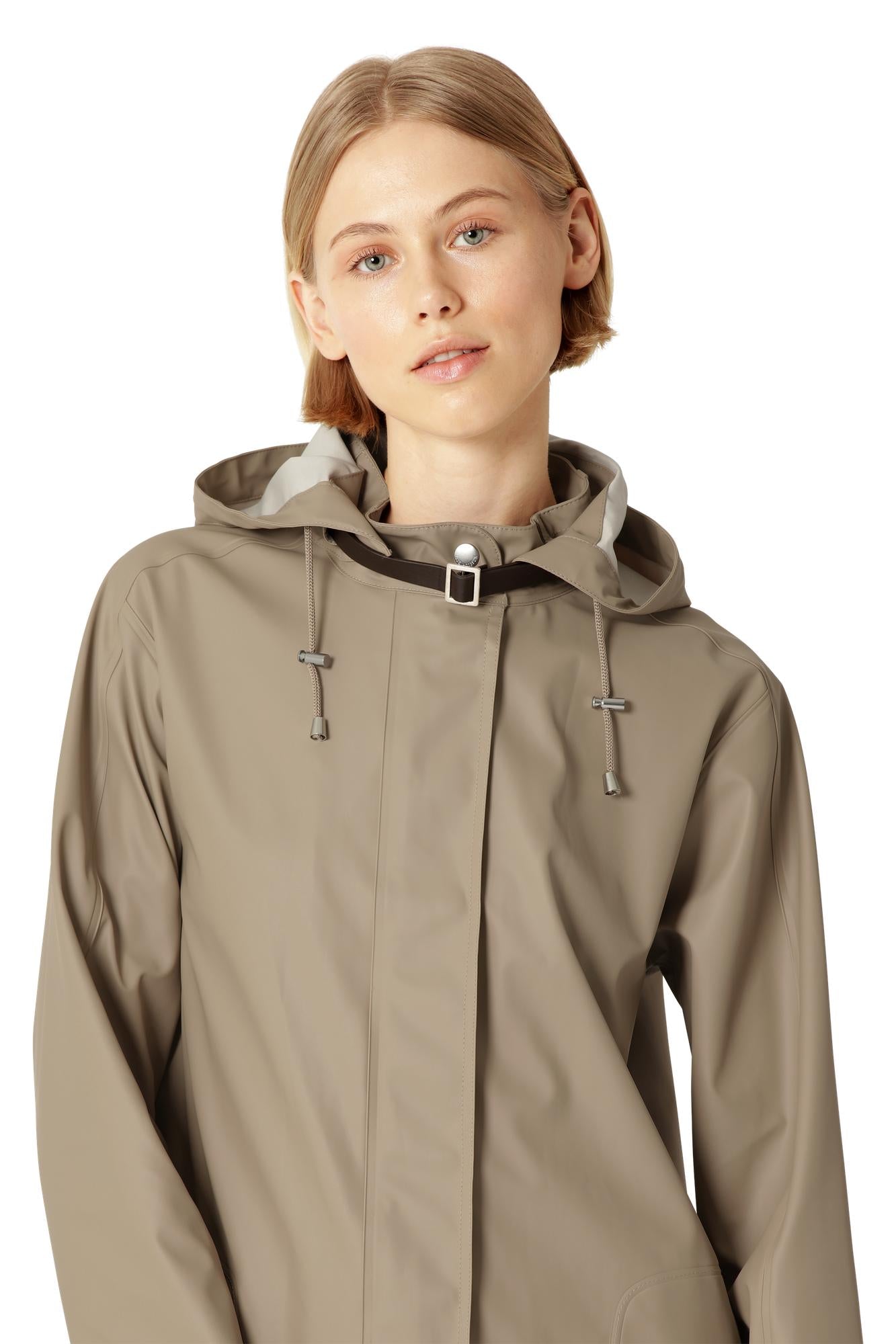 Imperméable long beige blé à capuche et coupe trapèze Ilse Jacobsen