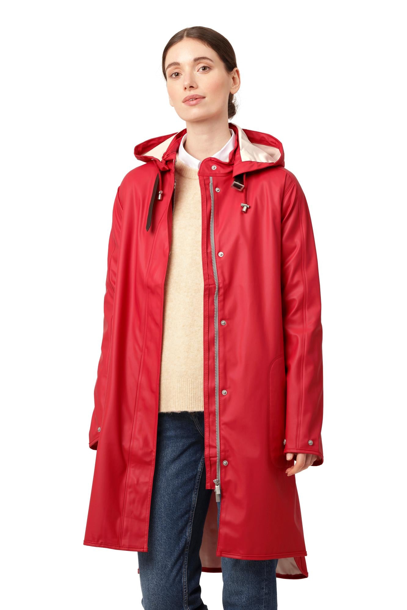 Imperméable long rouge profond à capuche et coupe trapèze Ilse Jacobsen