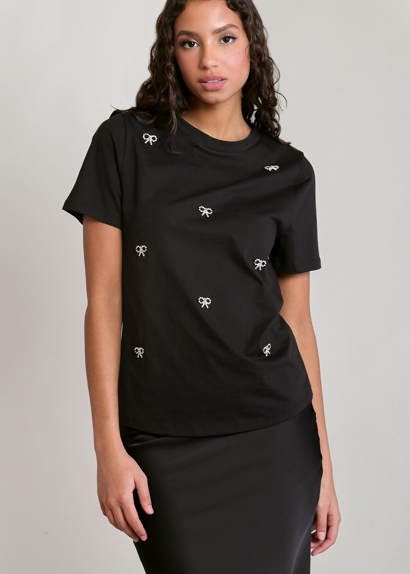 T-shirt noir à boucles brillantes argentées Dex pour femme