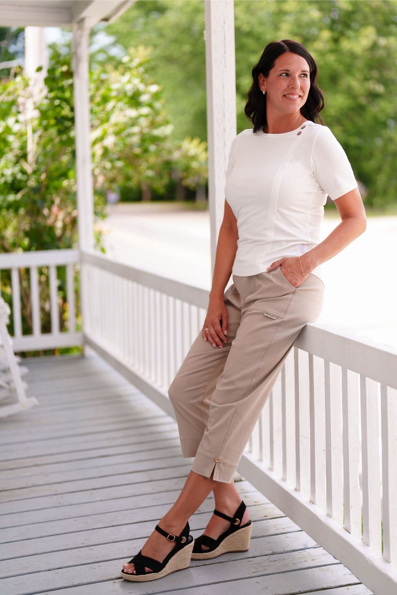 Pantalon 3/4 avec Fente et Bouton au Bas