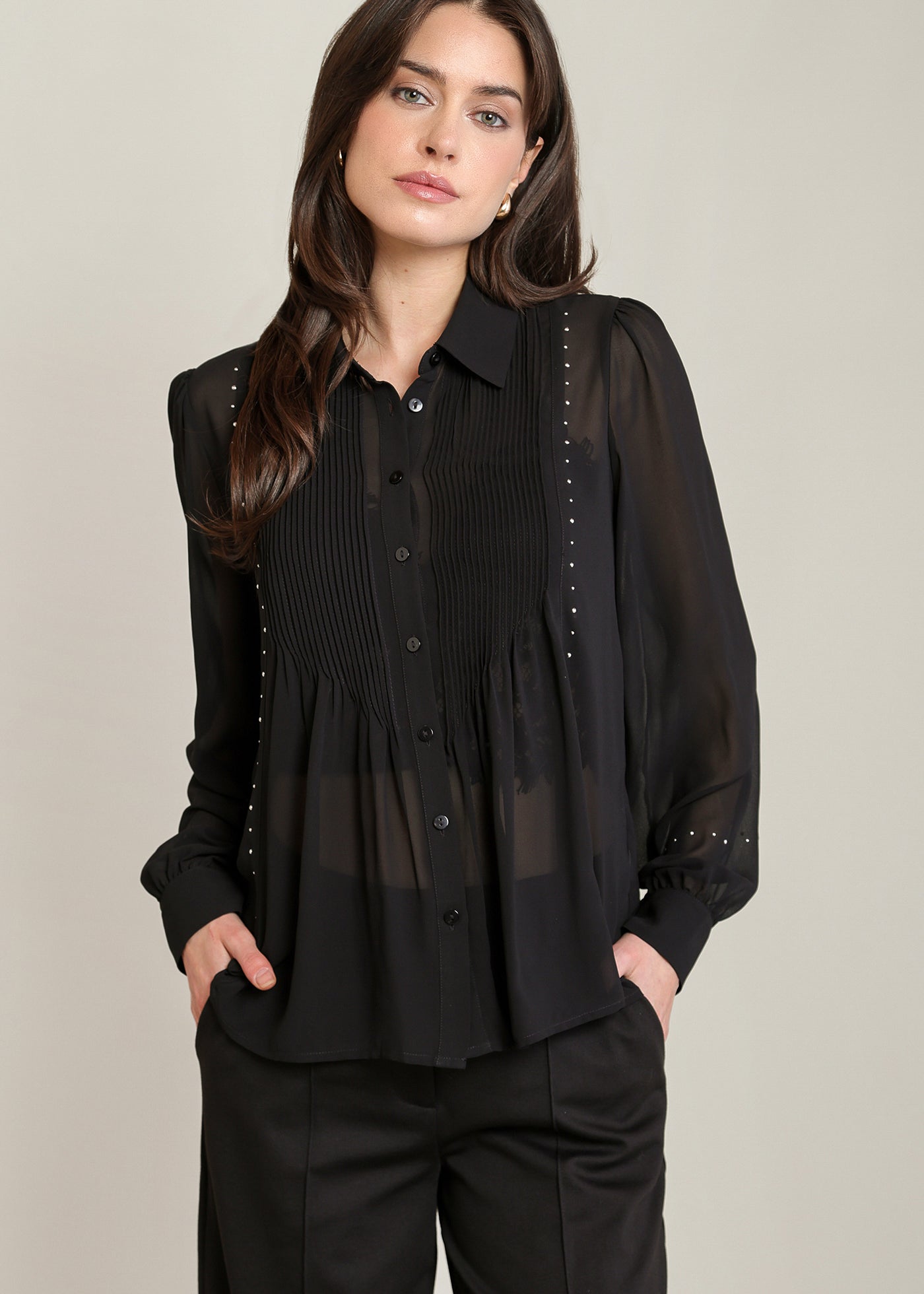Blouse noire à clous argentés Black Tape pour femme