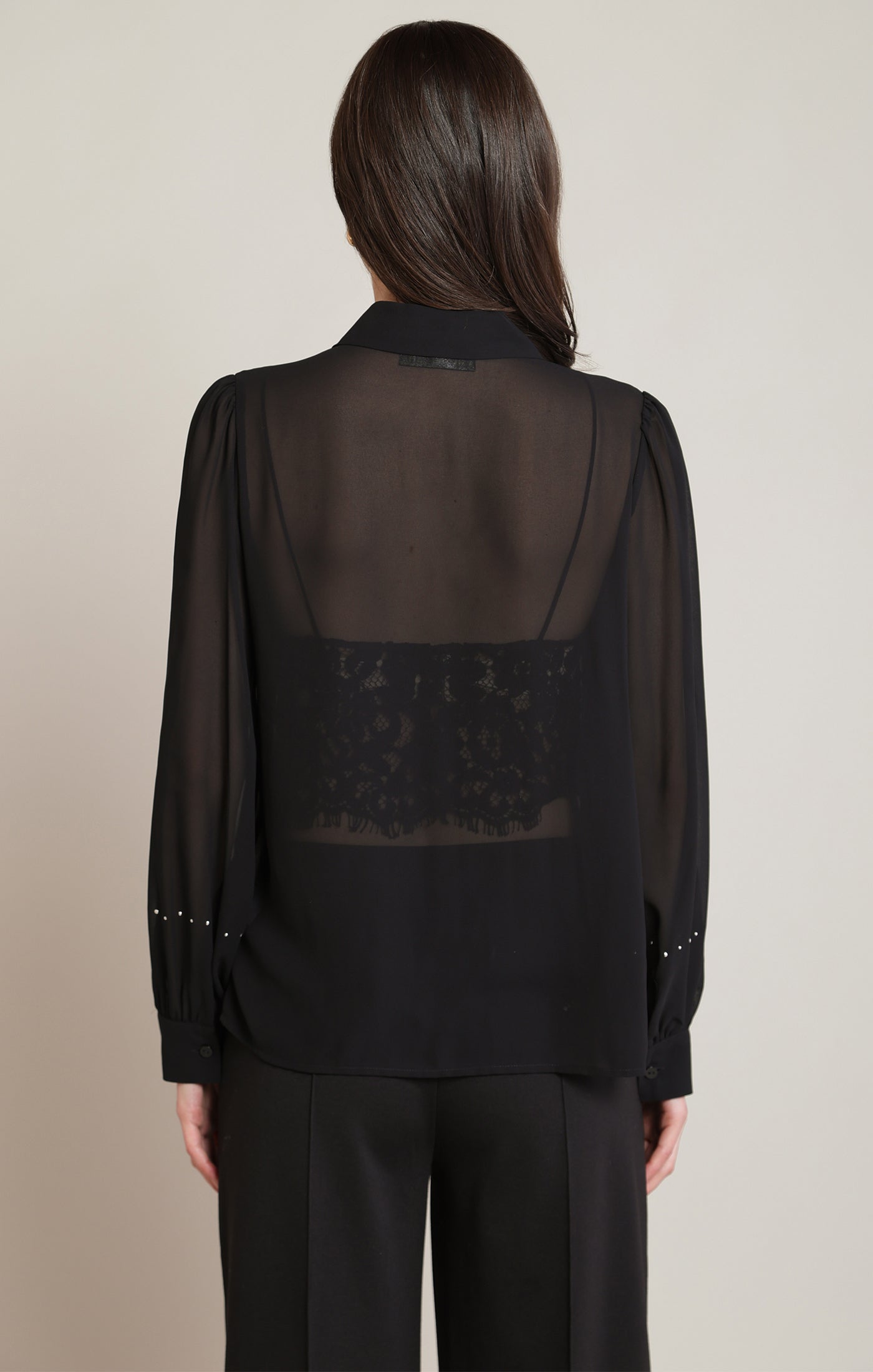 Blouse noire à clous argentés Black Tape pour femme