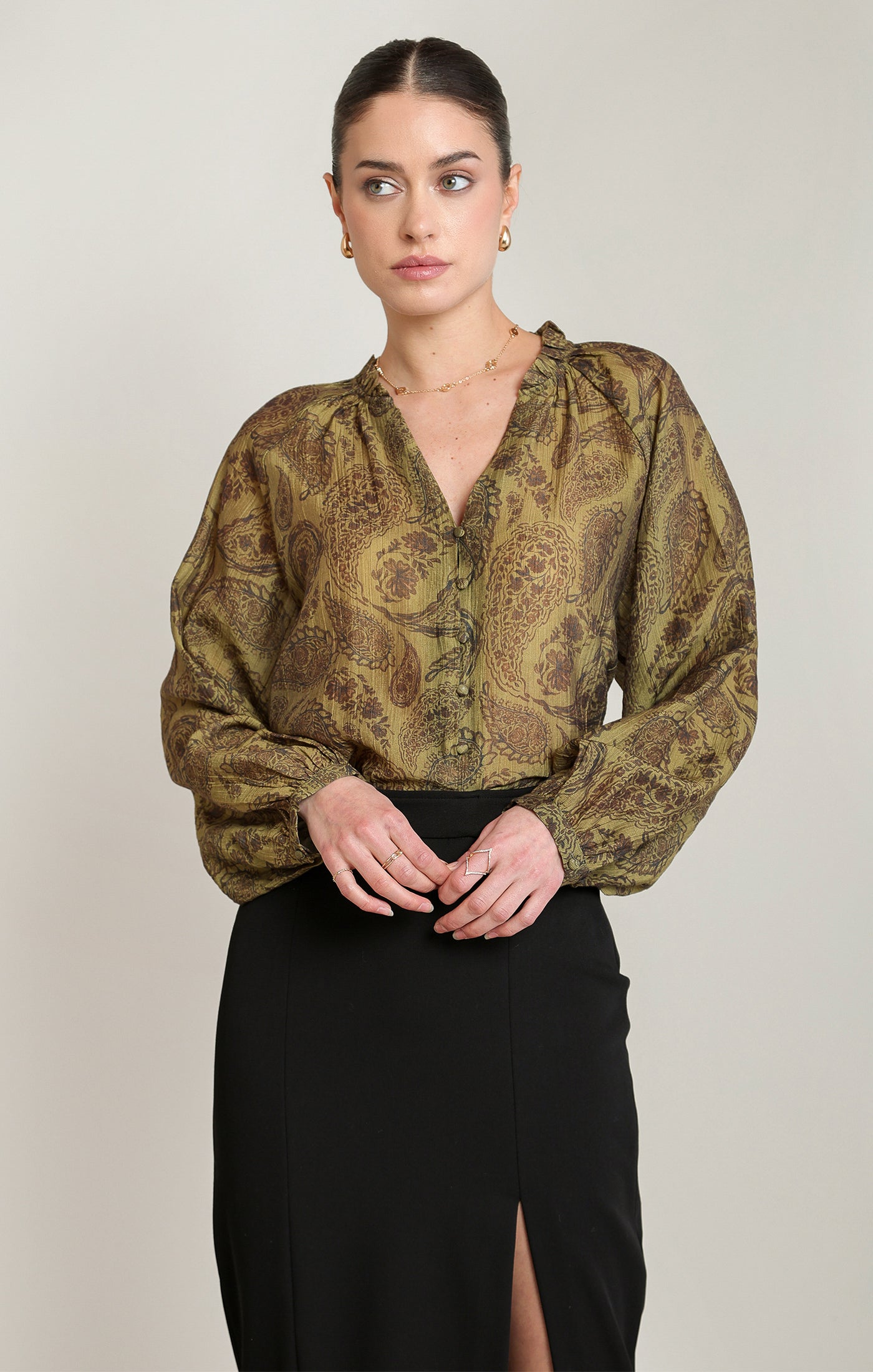 Blouse olive à imprimé paisley avec col en V Black Tape pour femme