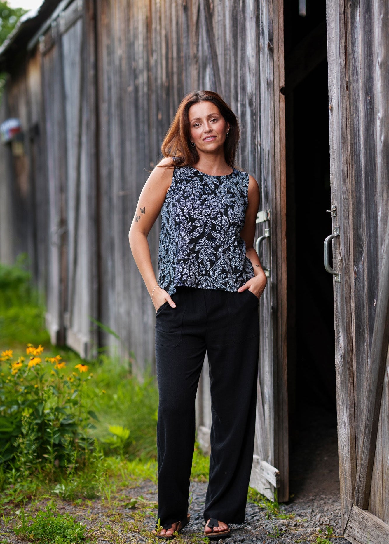 camisole-swing-feuillage-noir-et-blanc-palazo-charleston-noir-rien_ne_se_perd_tout_se_cree_9b86398f-8d2b-42e1-a7c0-6c779643748f.jpg