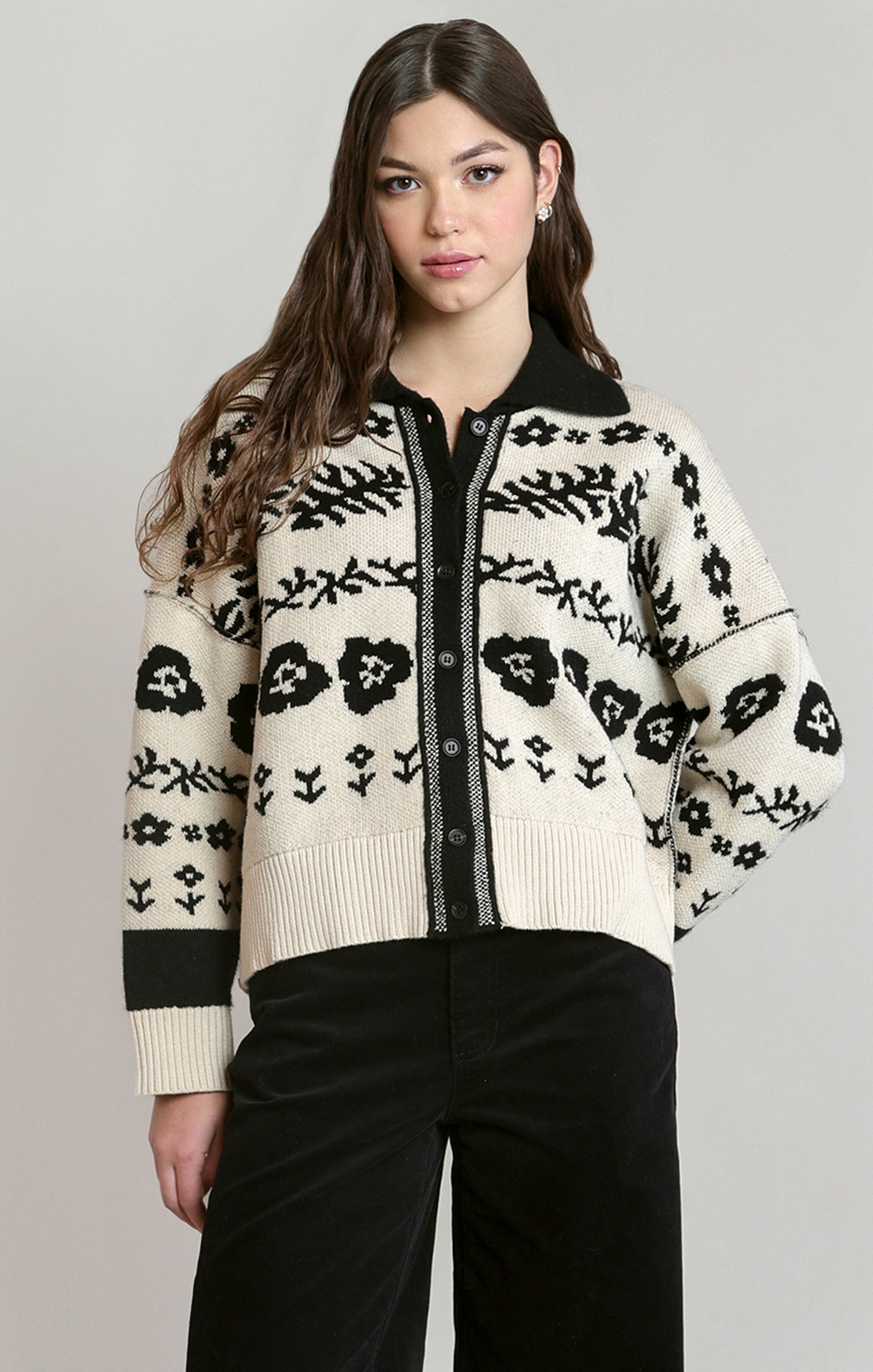 Cardigan jacquard fleuri ivoire et noir Dex pour femme