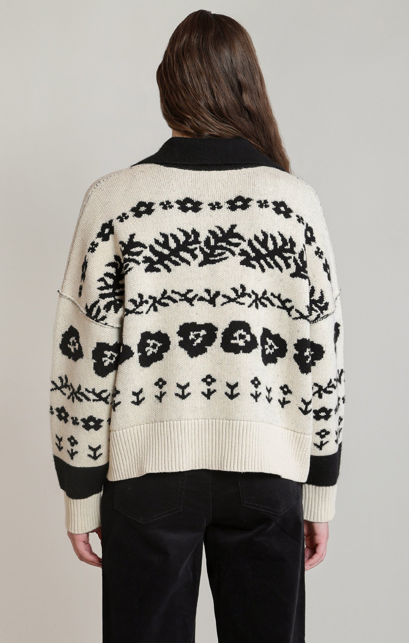 Cardigan jacquard fleuri ivoire et noir Dex pour femme