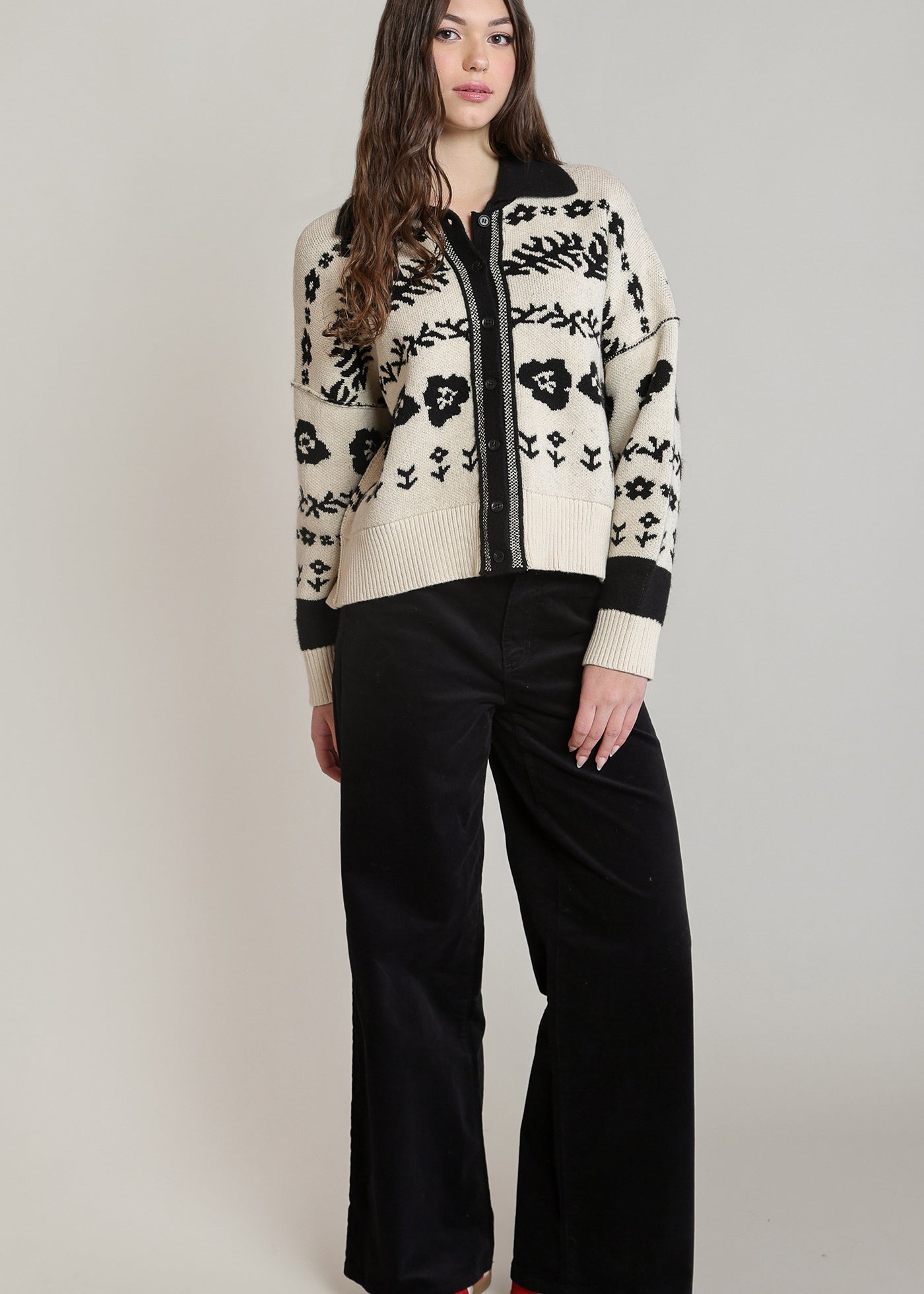 Cardigan jacquard fleuri ivoire et noir Dex pour femme