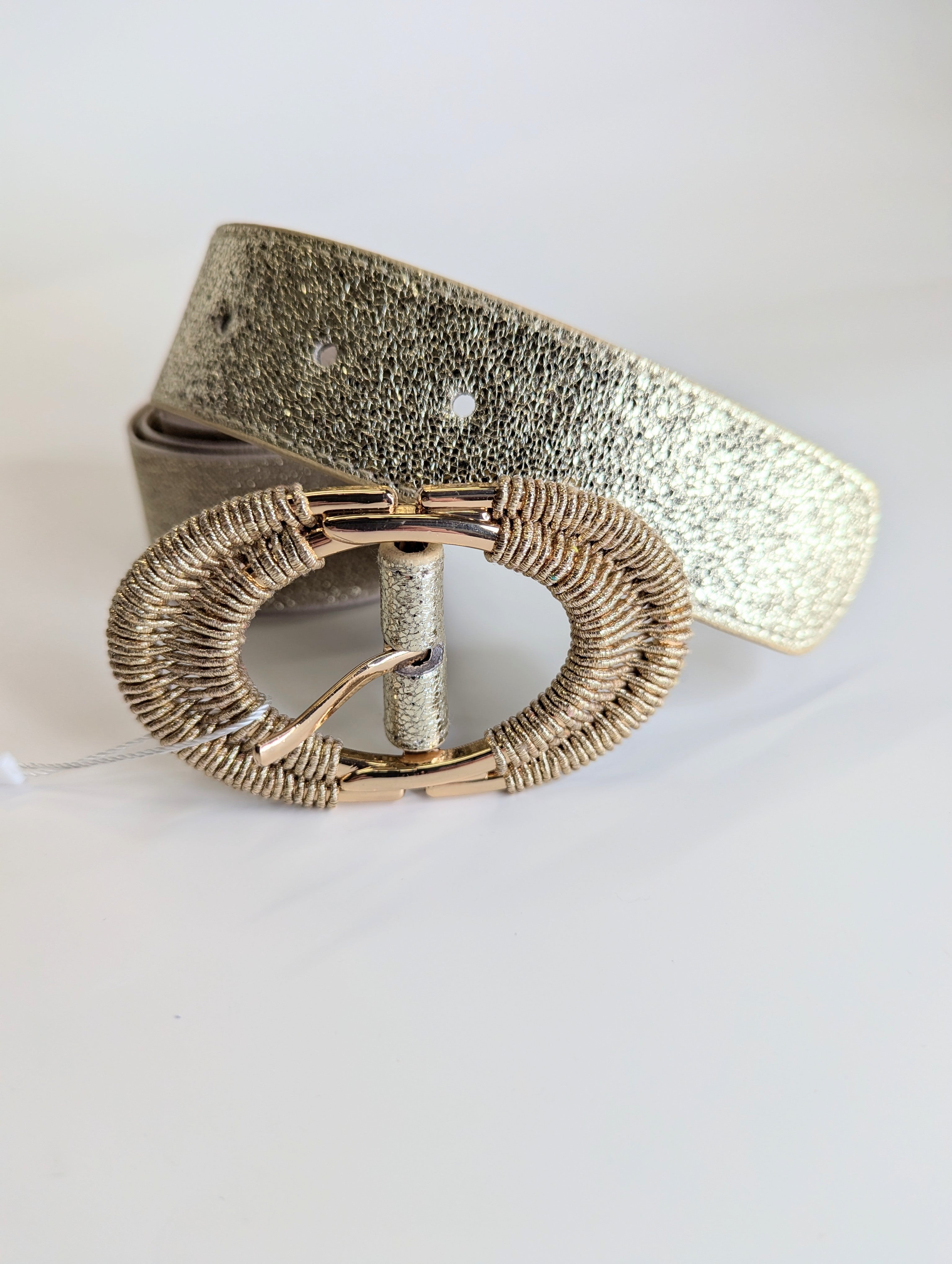 ceinture-doree-femme_ceinture-elastique_accessoire-taille_ceinture-mode_ceinture-pour-robe_accessoire-mode-femme.jpg