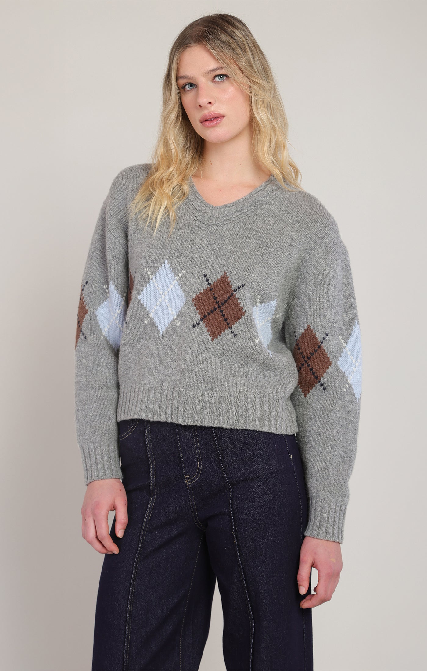 Chandail argyle gris moyen mélangé à col V Room 34 pour femme