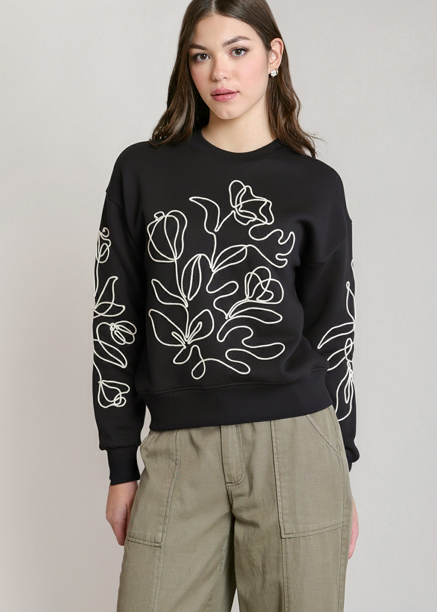 Chandail noir brodé de fleurs abstraites Dex pour femme