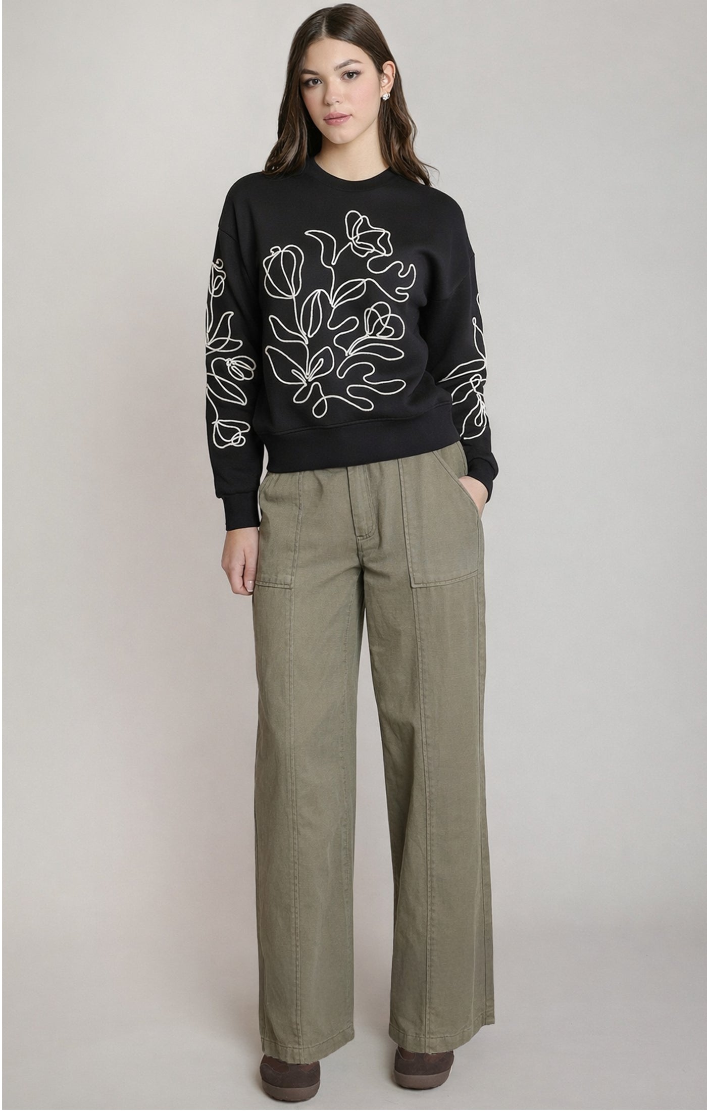 Chandail noir brodé de fleurs abstraites Dex pour femme