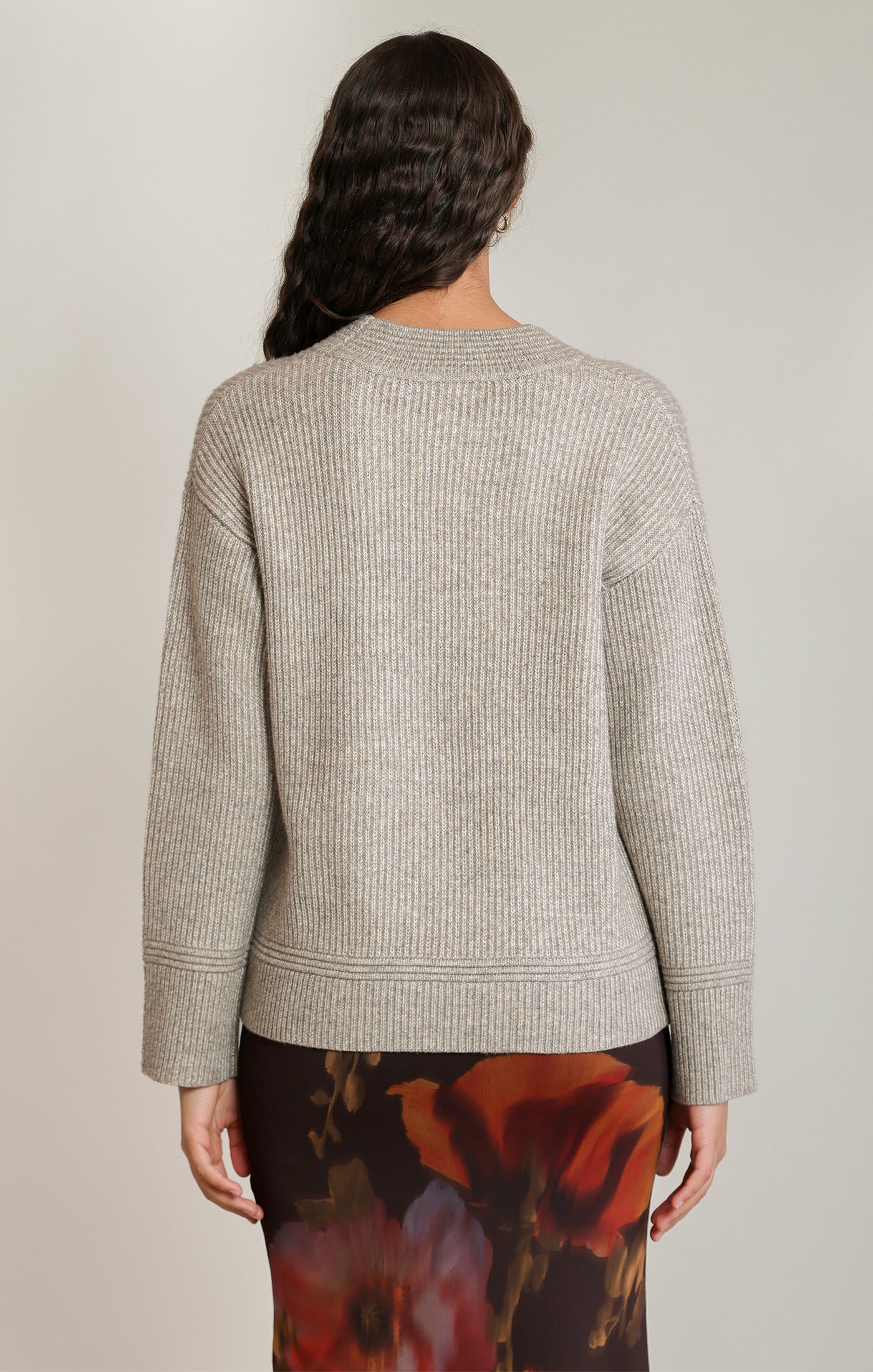Chandail tricot col V gris avoine chiné Dex pour femme