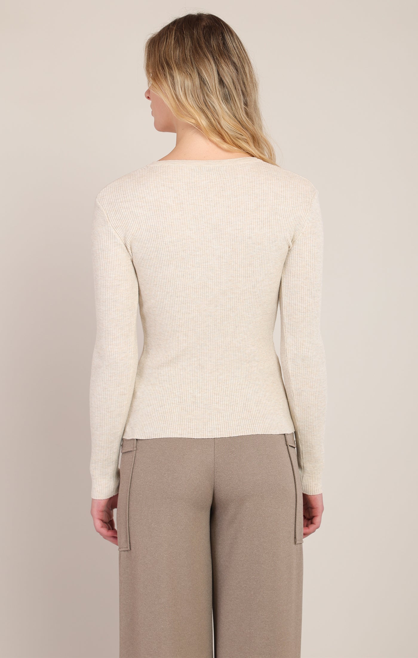 Chandail côtelé crème chiné style Henley Room 34 pour femme