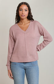 Chandail en tricot rose poudré à col V Dex pour femme