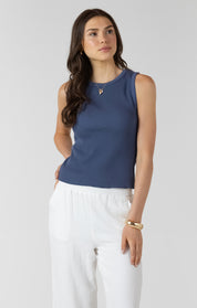Camisole pour femme denim en tissu gaufré avec bretelles larges, style confortable, moderne et polyvalent