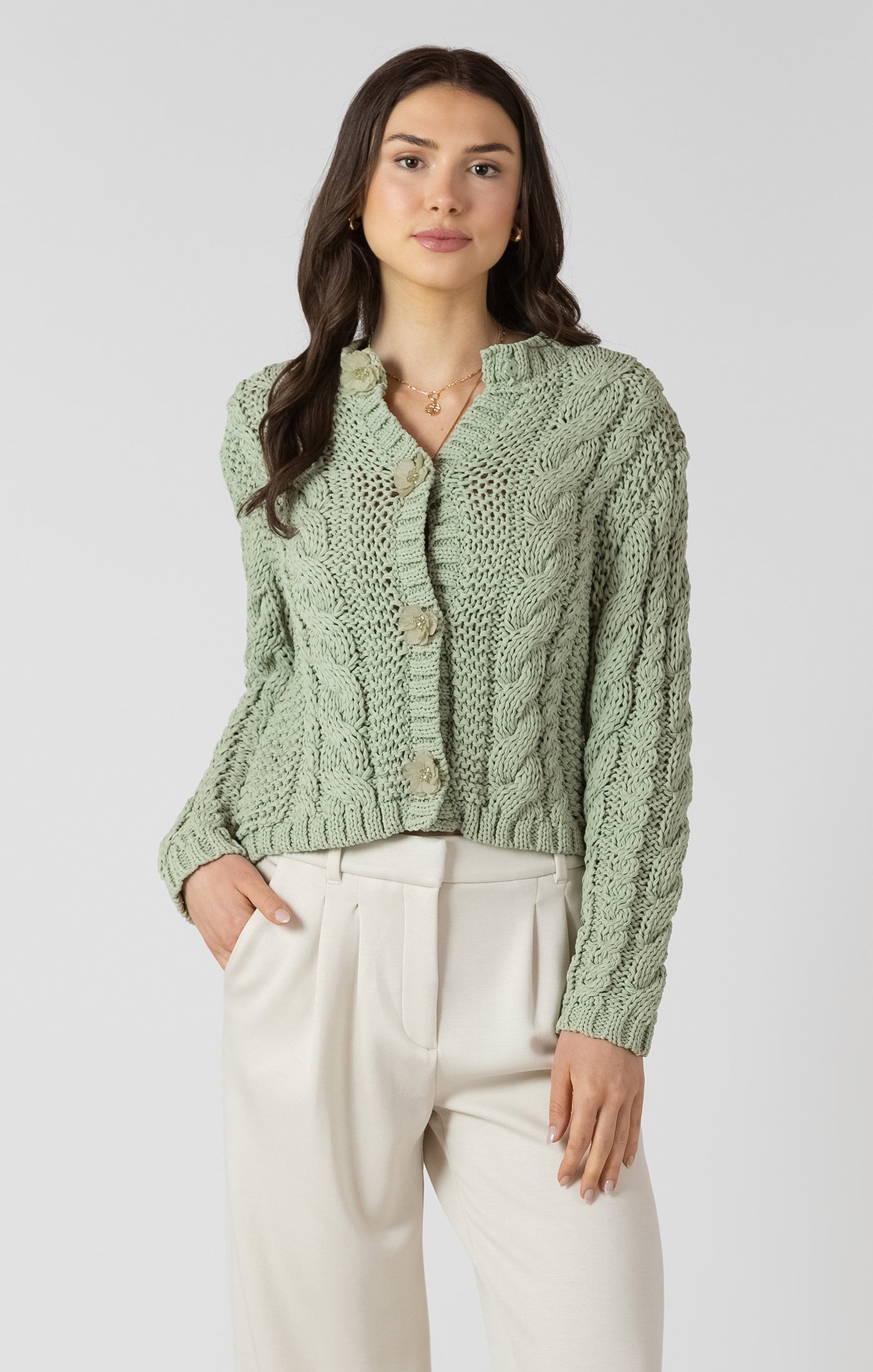 Cardigan pour femme en tricot câble couleur menthe avec boutons brillants, style féminin, élégant et confortable