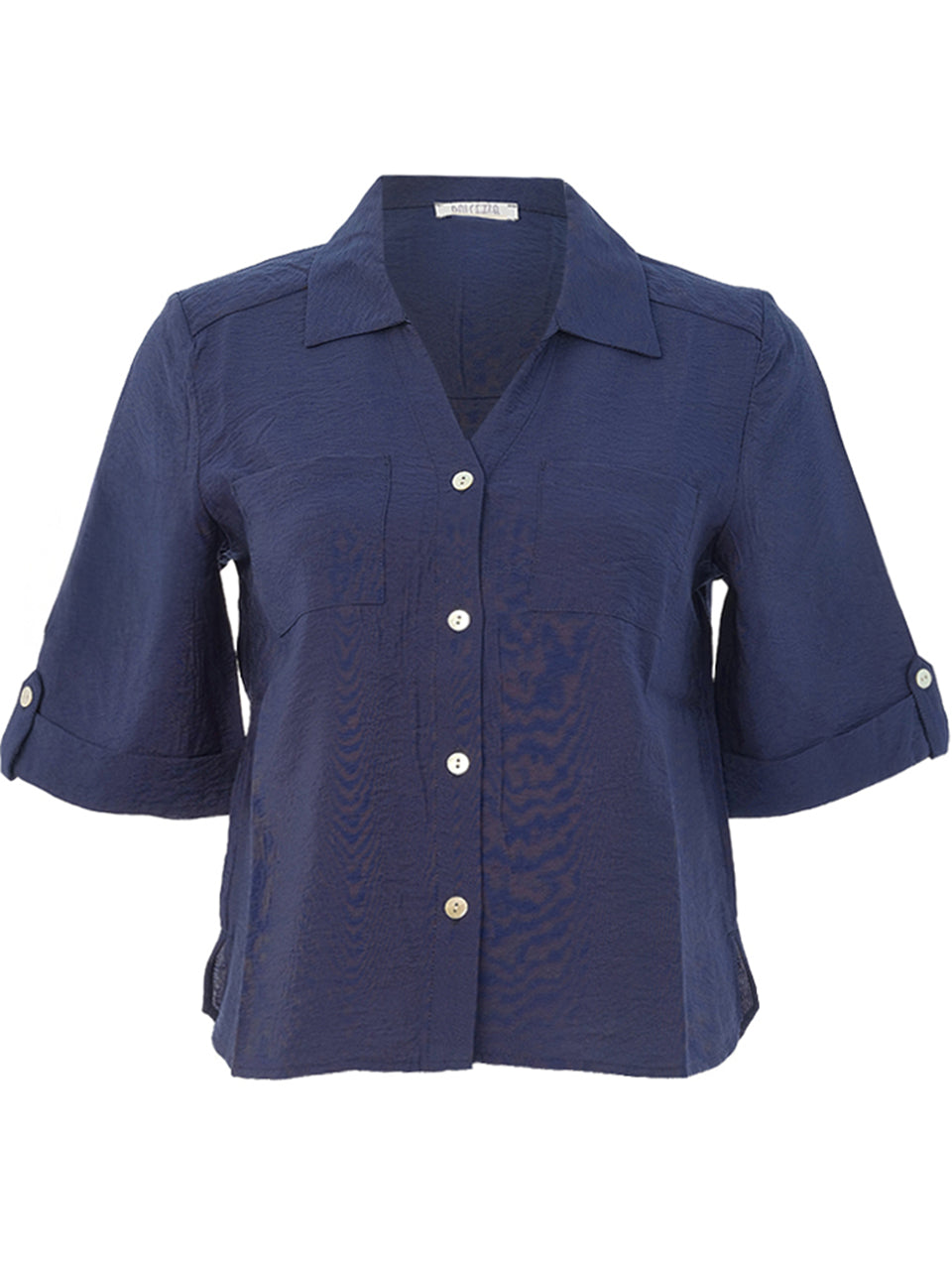 Chemisier court pour femme aux couleurs rouge, bleu marine et blanc, tissu léger avec finitions soignées.