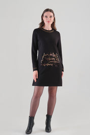 Robe Noire à Motif Lettré et Détails Brillants