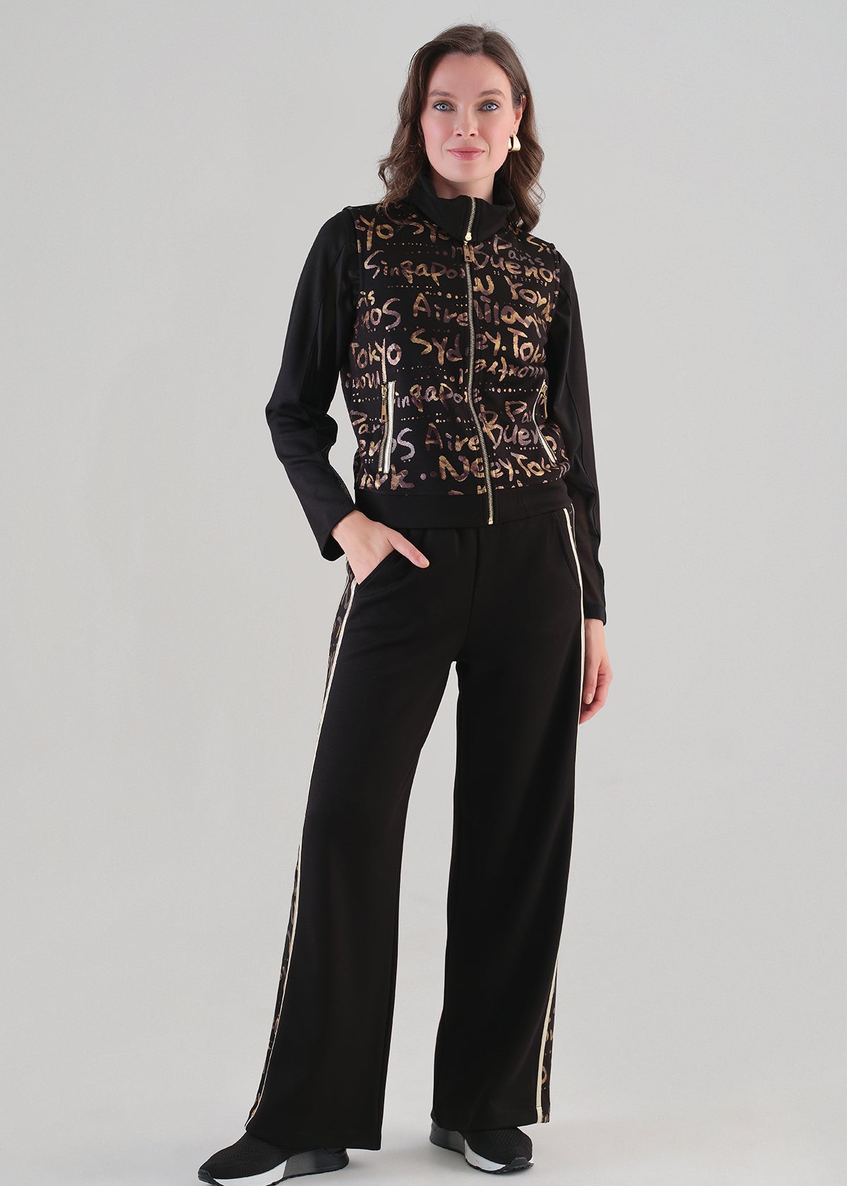 Pantalon Noir à Jambe Droite et Bande Lettrée - Tricotto - photo 1