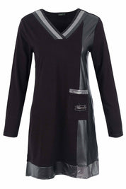 Robe Noire à Col V et Empiècements Effet Cuir