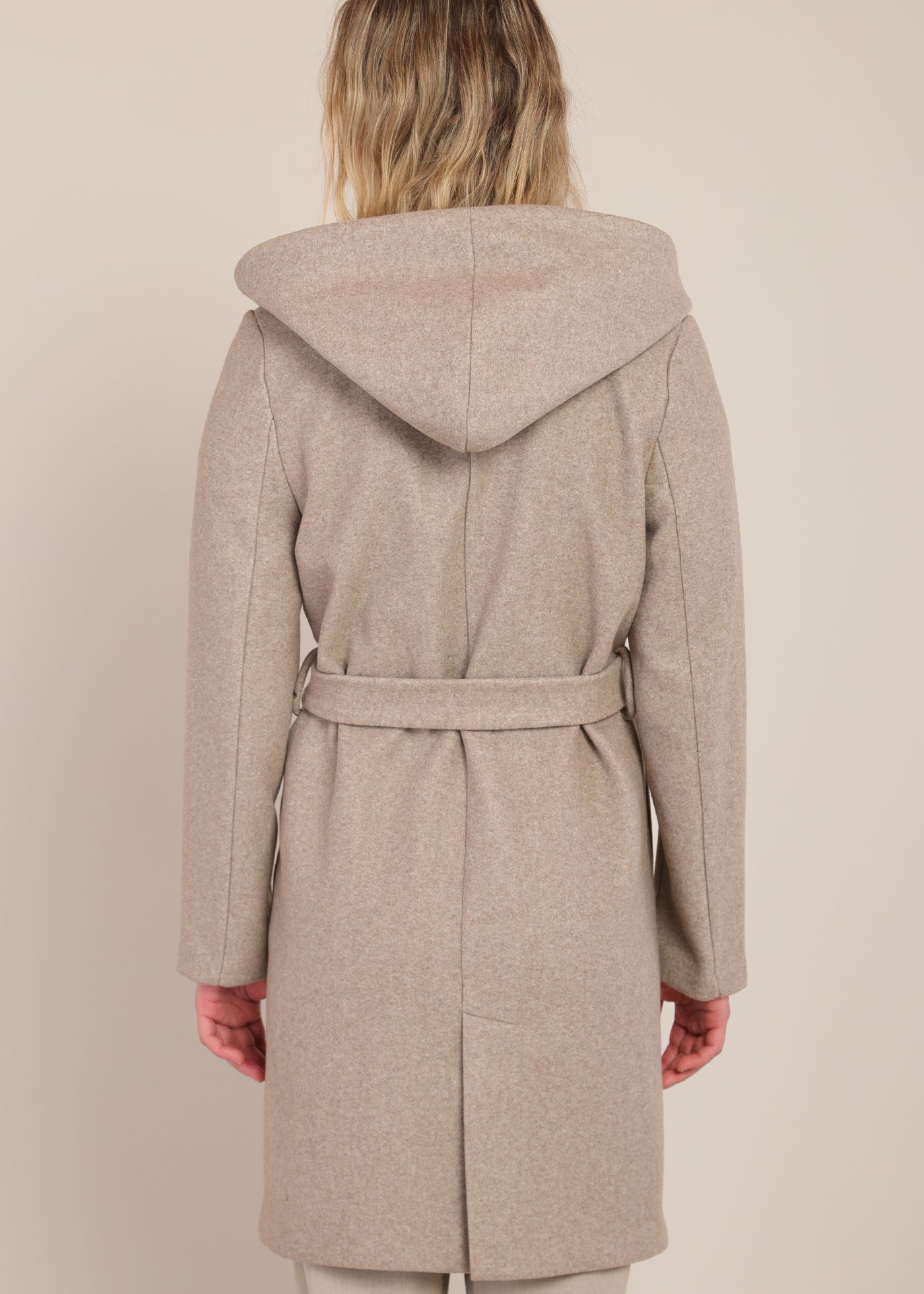 Manteau couleur pierre à capuchon avec ceinture Room 34 pour femme
