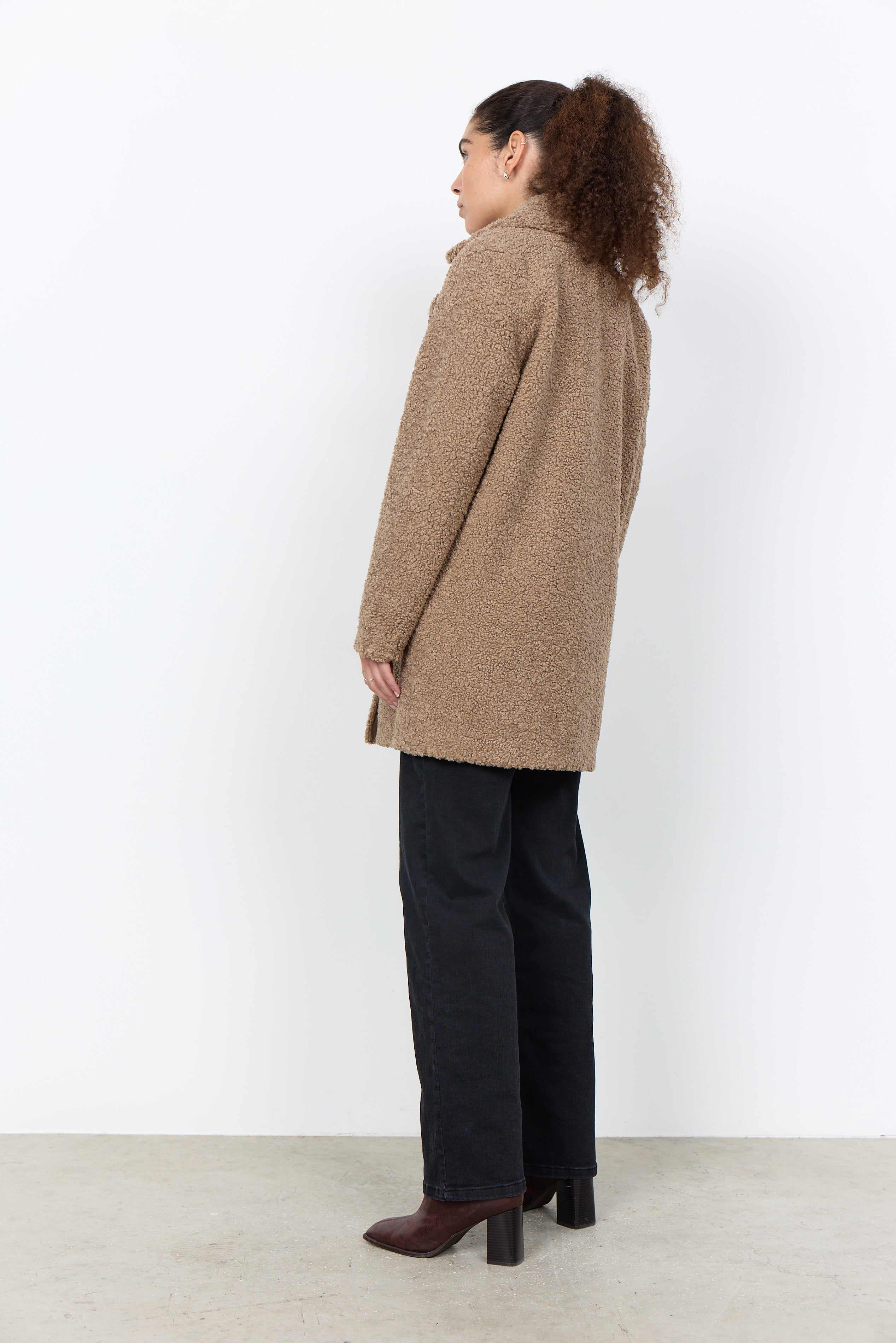 Manteau effet mouton végan camel Soya Concept pour femme