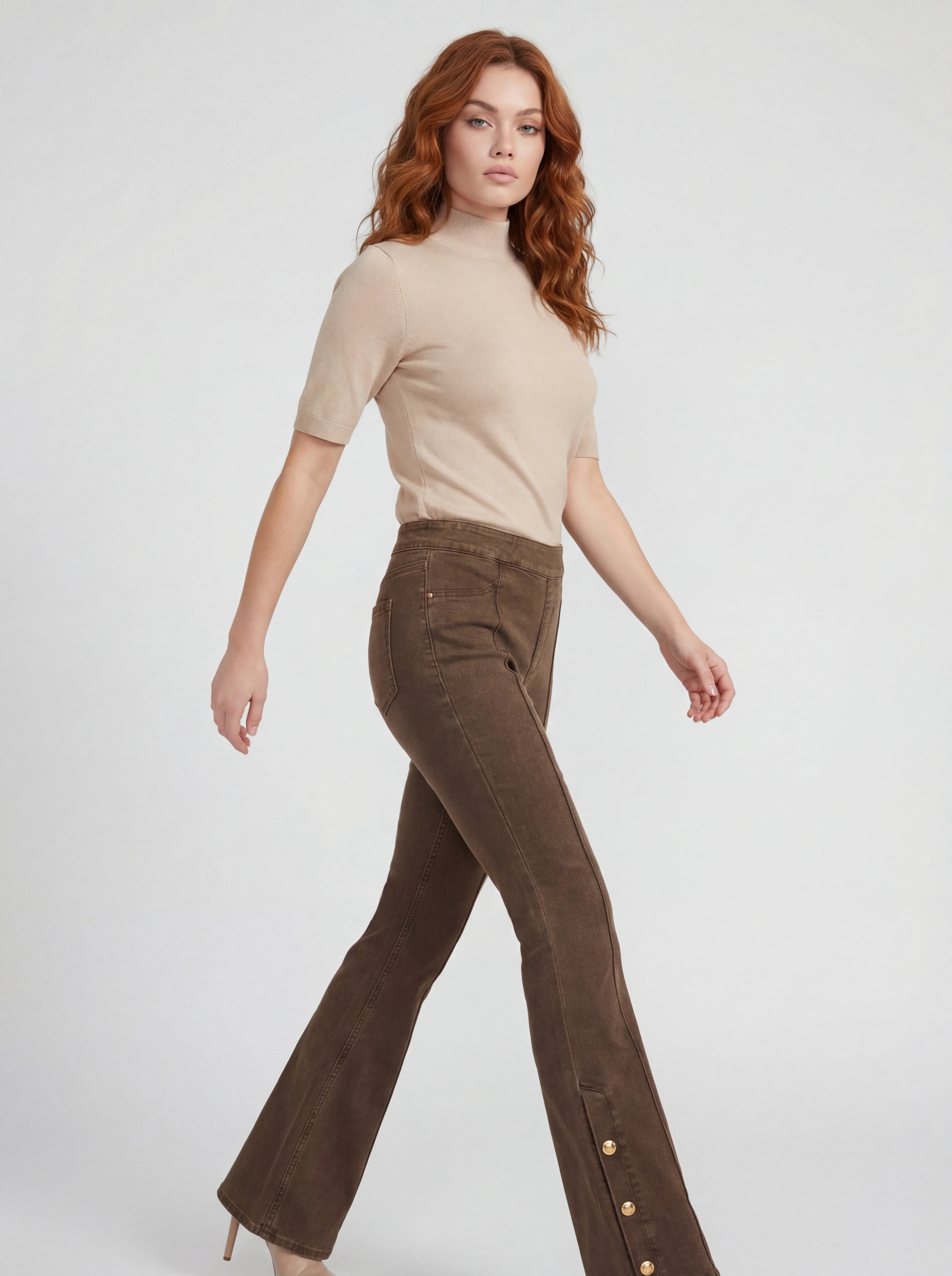 Pantalon pull-on brun à jambe évasée avec boutons dorés au bas CYC Coco Y Club pour femme