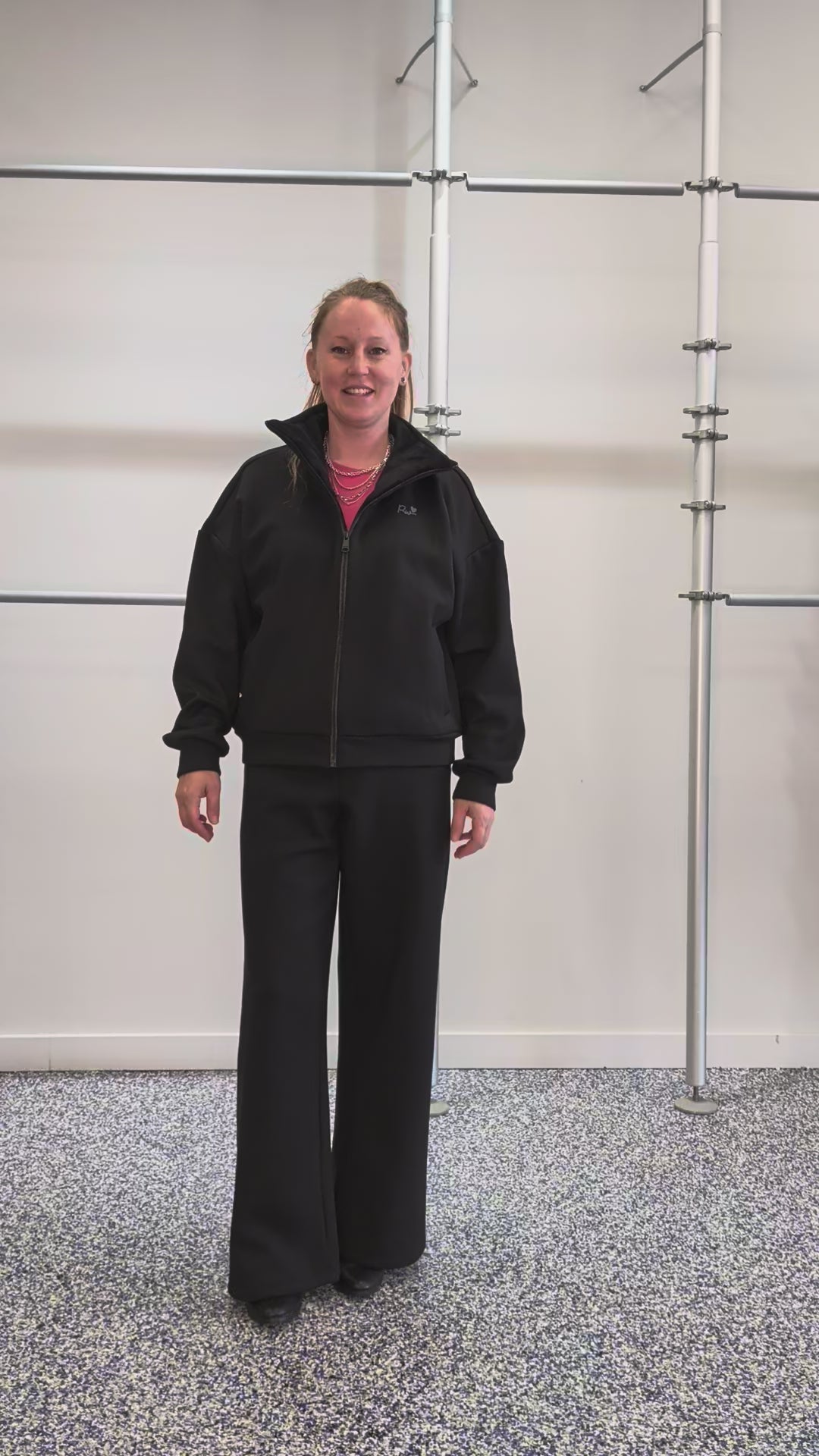 Pantalon Noir à Jambe Large et Taille Élastique