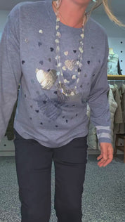Chandail en Tricot Bleu Denim à Imprimé Cœurs Argentés