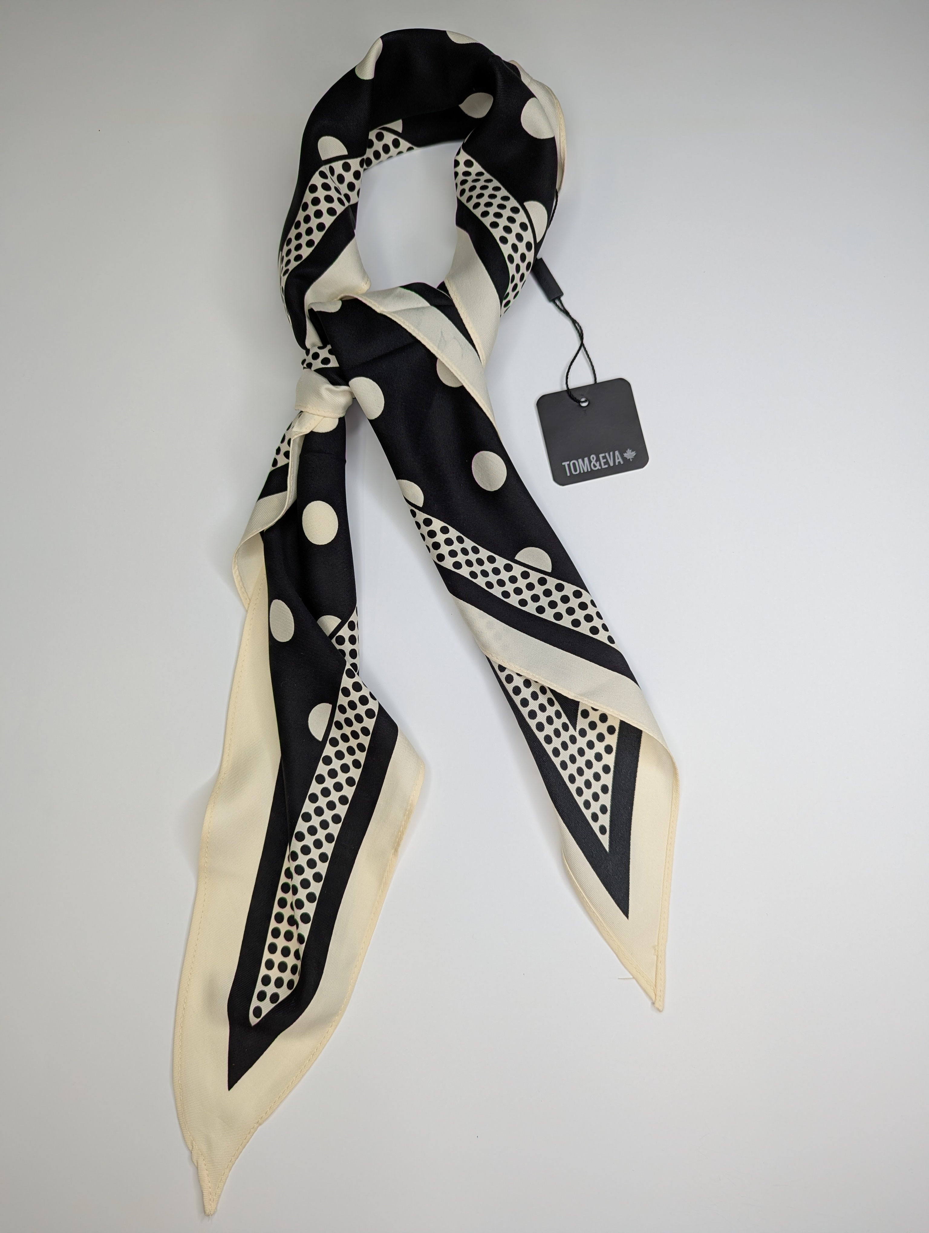 Foulard triangle pour femme en polyester, style pratique et polyvalent, tissu léger infroissable
