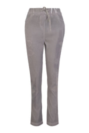 Pantalon pour femme couleur charcoal avec taille élastique, décor de fleurs avec paillettes discrètes et style élégant et confortable.