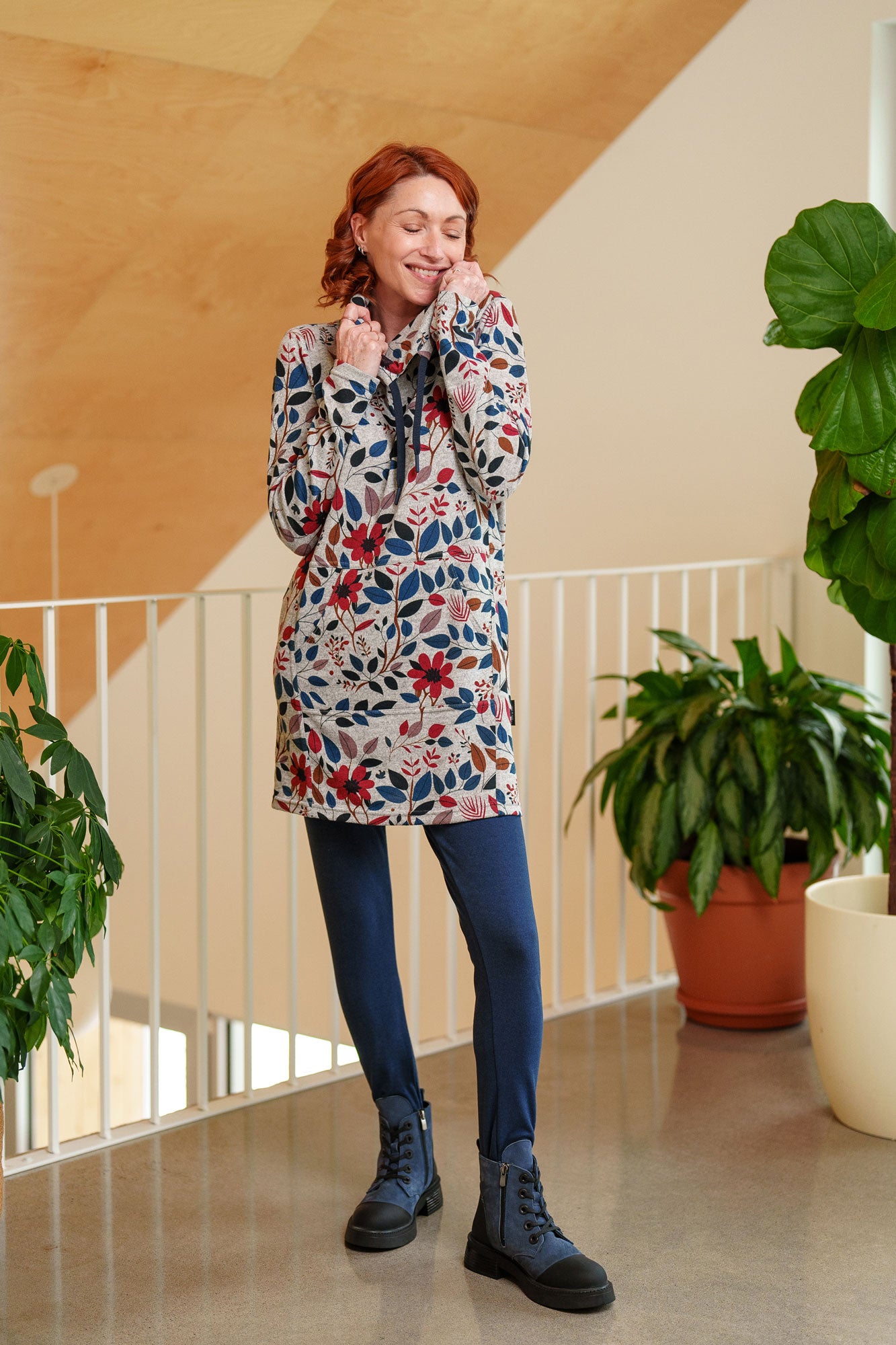 tunique-genevrier-floral-legging-orford-marine-fait-au-quebec-rien_ne_se_perd_tout_se_cree_e90cda37-d246-4567-b777-88dab18aab96.jpg