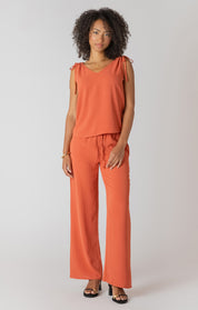 Haut Col en V sans Manche avec Noeud