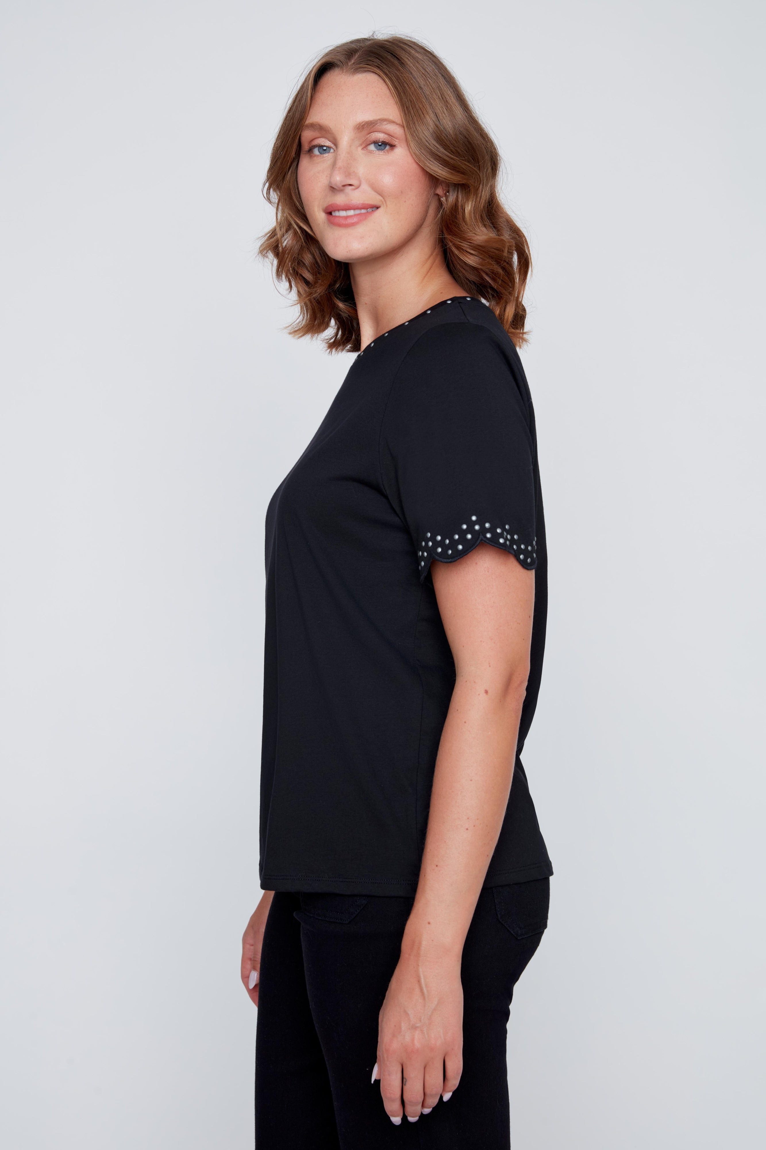 T-Shirt avec Studs aux Manches et au Col