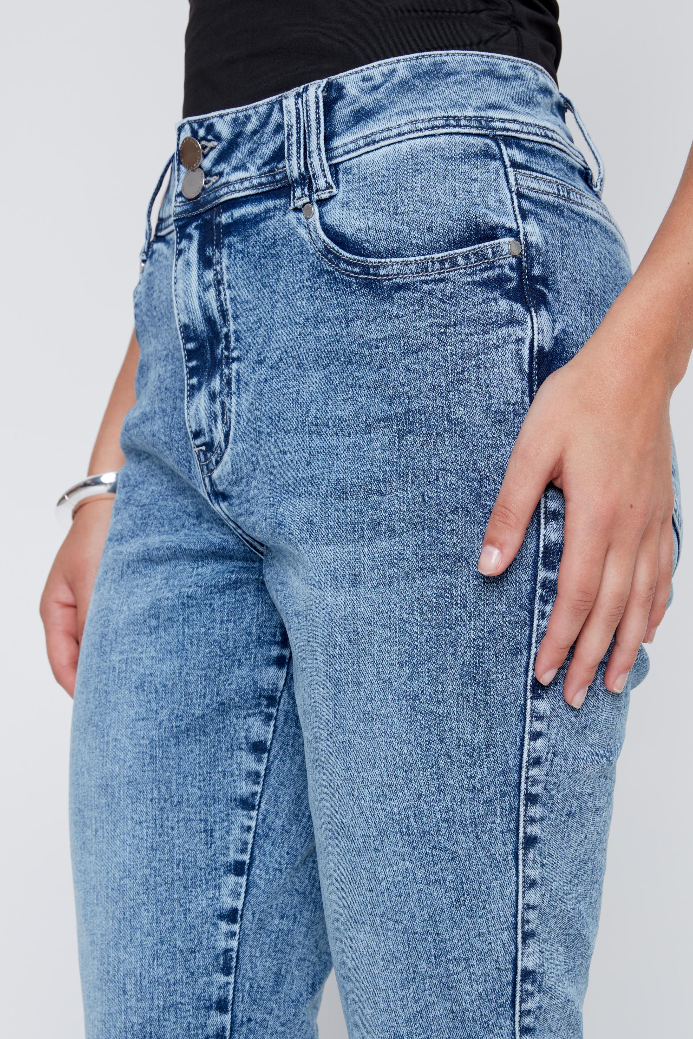 Capris en Jeans Brodé avec Strass