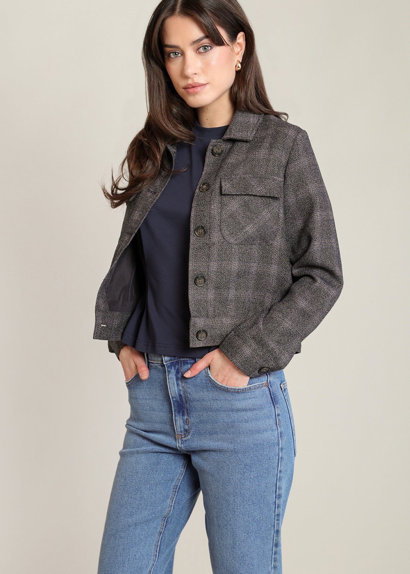 Veston à carreaux charbon ton sur ton avec deux poches Black Tape pour femme
