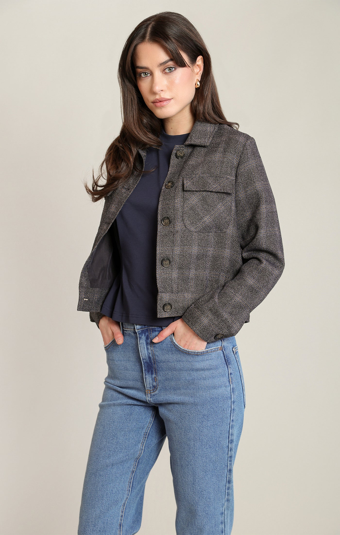 Veston à carreaux charbon ton sur ton avec deux poches Black Tape pour femme