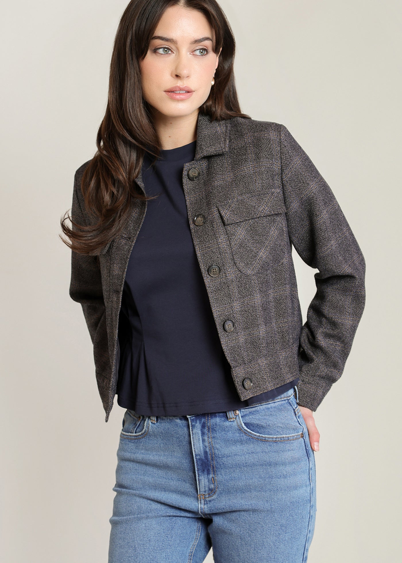 Veston à carreaux charbon ton sur ton avec deux poches Black Tape pour femme