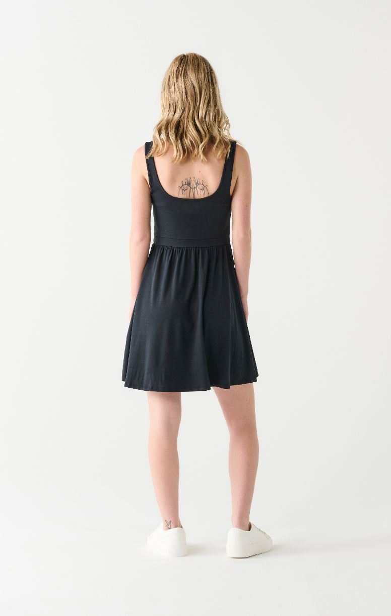Robe Col Carré